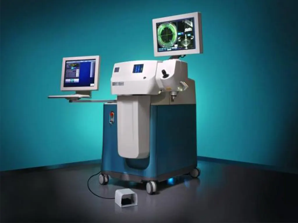 Femtosecond laser cataract surgery at Berg-Feinfield Vision Correction in Los Angeles