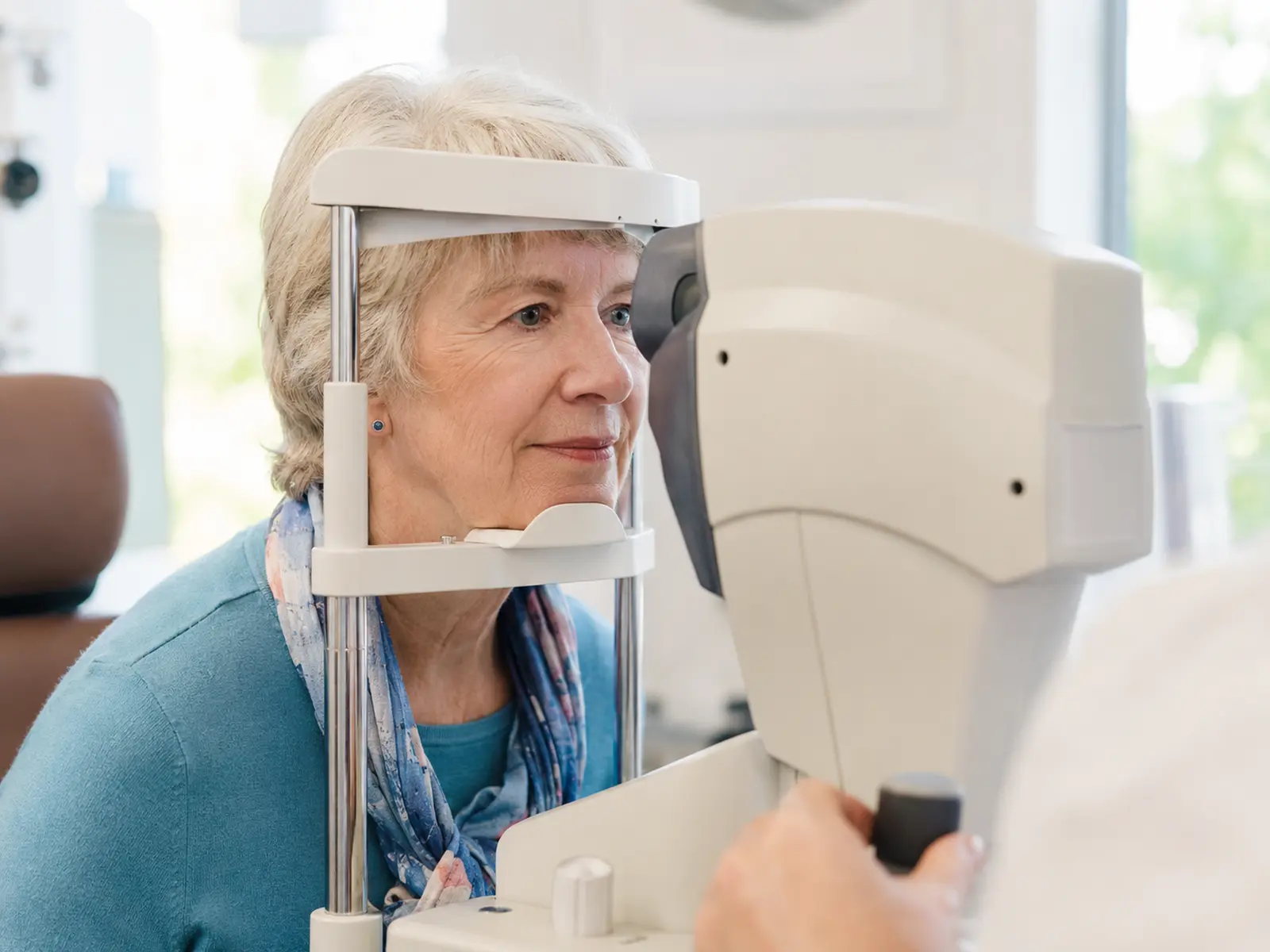 Cataract consultation and comprehensive eye exam in Los Angeles